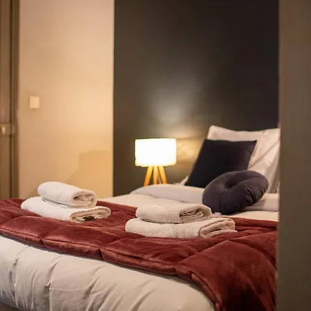 Lagrave - Cours Privee - Parking Appartement *